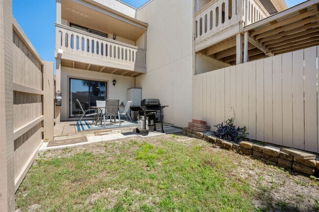 Building Photo - 17462 Front Beach Rd