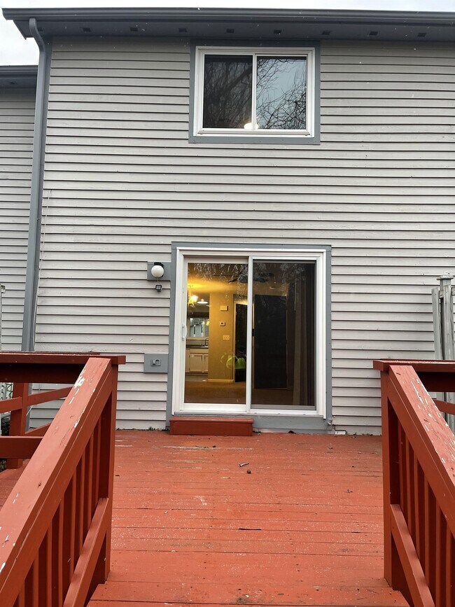 Building Photo - 119 Iron Oaks Cir