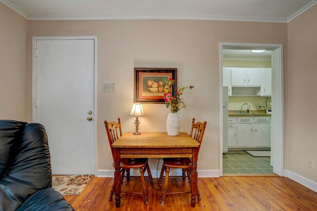 Building Photo - GREAT CONDO IN RALEIGH!
