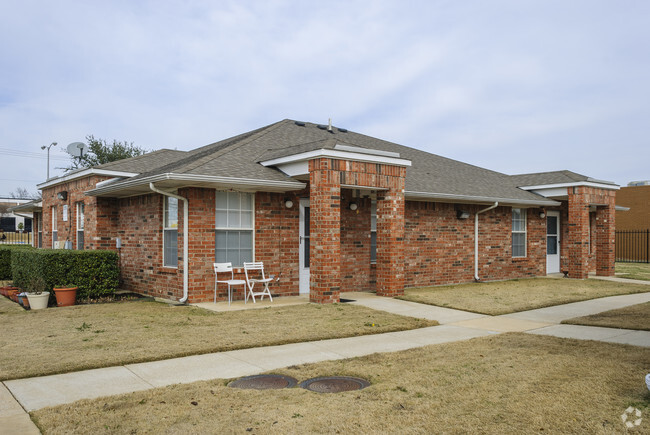 Building Photo - Garland Estates