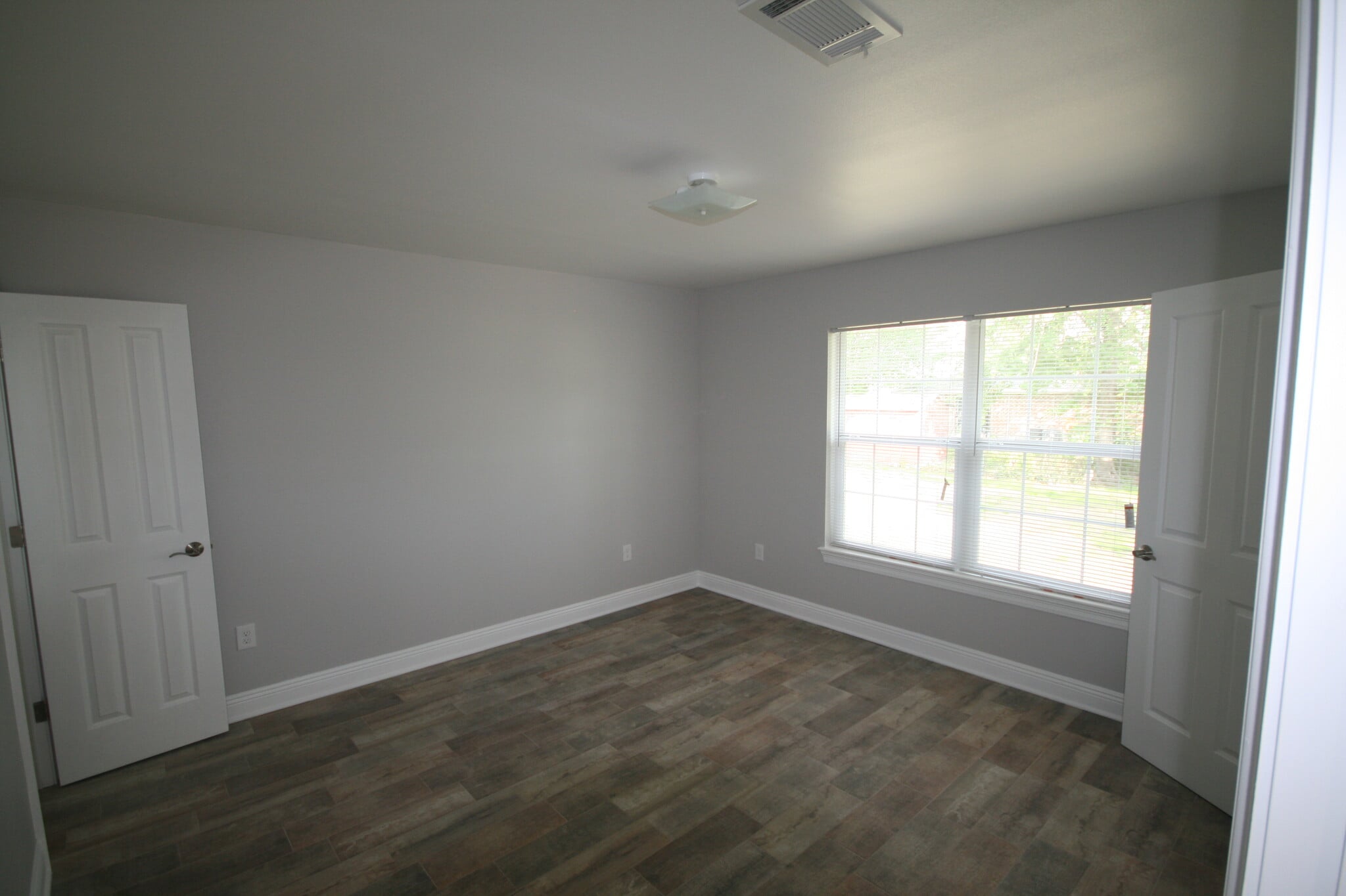 Building Photo - 722 16th St