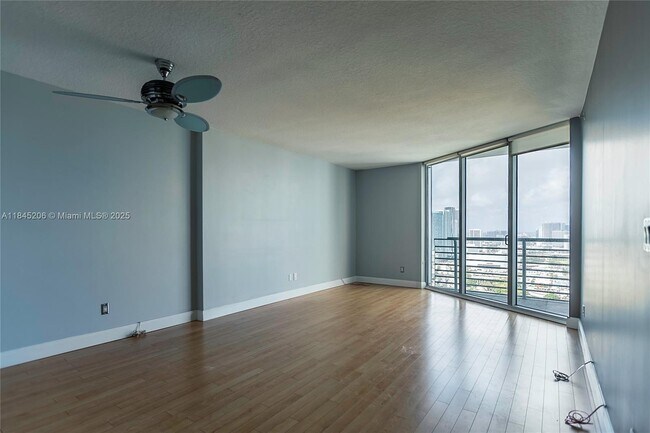 Building Photo - 325 S Biscayne Blvd