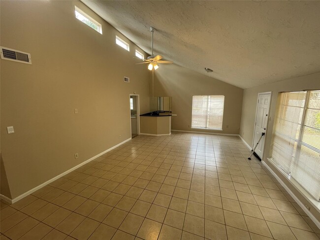 Building Photo - 1810 Mustang Springs Dr