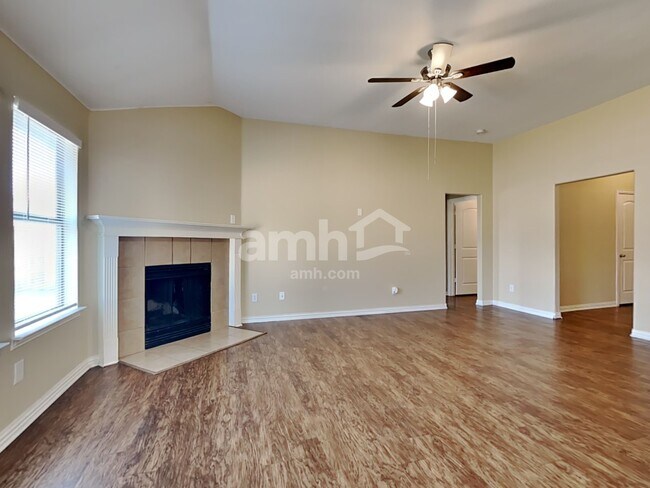 Building Photo - 213 Rawhide St