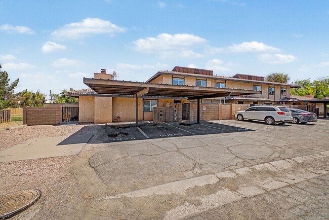 Building Photo - Fully Remodeled South Tempe 3BR Townhome w/ Private Yard, W/D & Parking