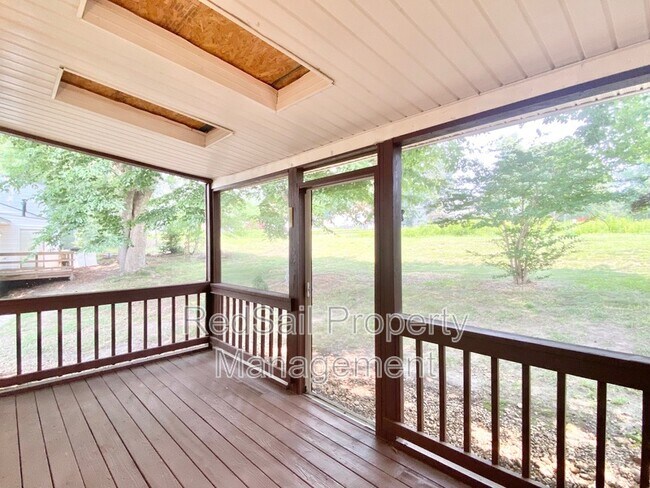 Building Photo - 5310 Gardner Ct