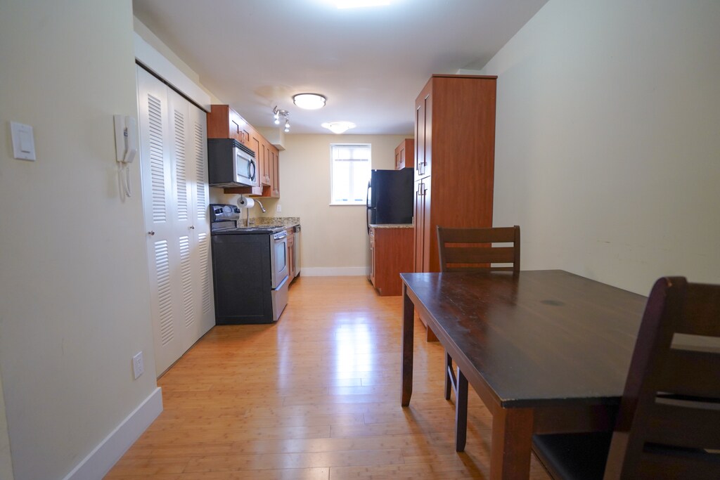 Building Photo - 611 Westgate Ave