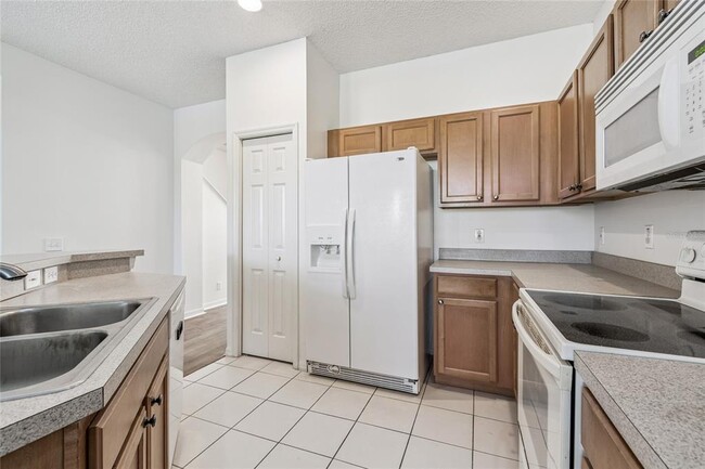 Building Photo - 571 Shoreham Ct NE