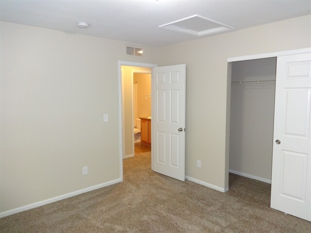 Building Photo - 9438 E 109th Ave