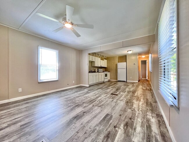 Building Photo - 3 BR 2 BA Near Surf City