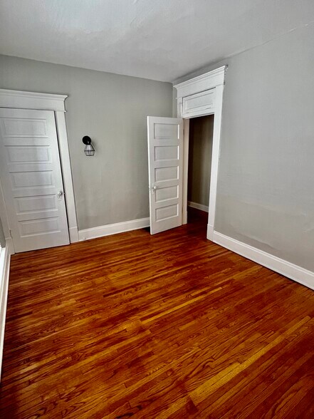 Building Photo - 739 Wilson Ave