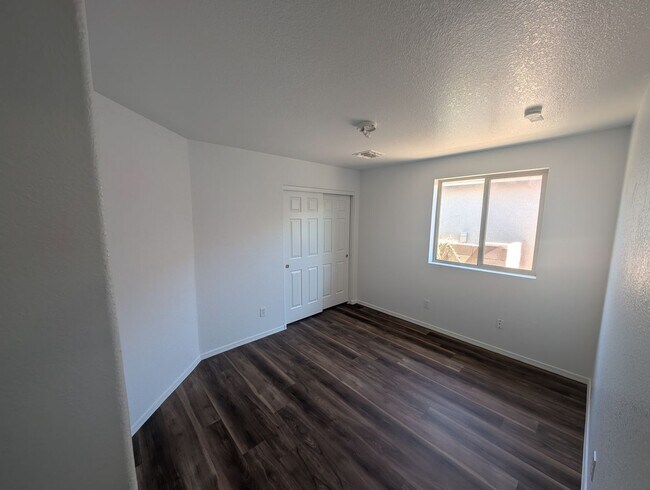 Building Photo - Great Northwest Tucson Area Location