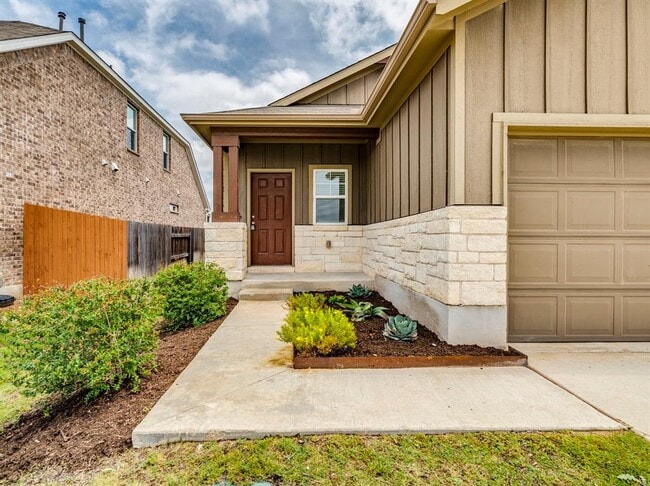Building Photo - 790 Pepperbark Loop