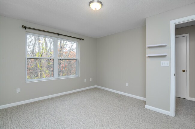 Building Photo - 3 Periwinkle Ln