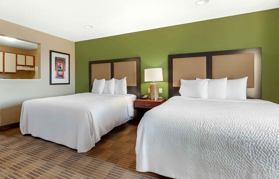 Building Photo - Furnished Studio-Evansville - East