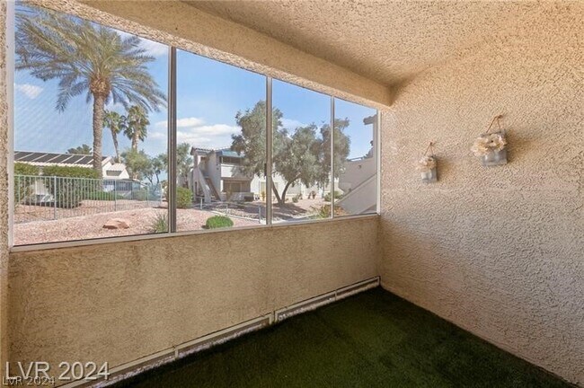 Building Photo - 3425 E Russell Rd