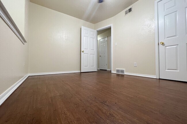 Building Photo - 3137 SW 65th Pl