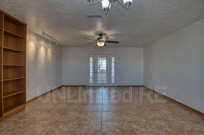 Building Photo - 2512 Cisco Dr S