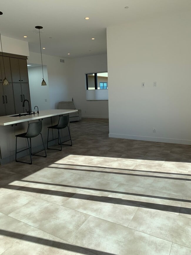 Building Photo - Clear Point Home - Ventura- Ocean Views - 4+3.5