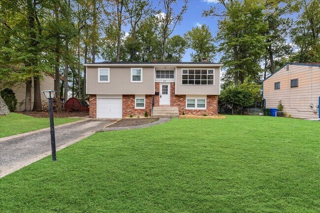 Primary Photo - 57 Greenvale Rd