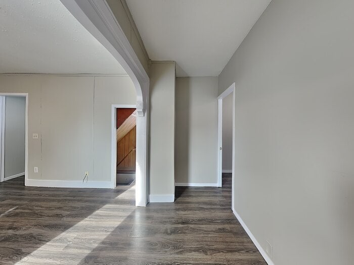 Building Photo - 1115 19th Ave NE