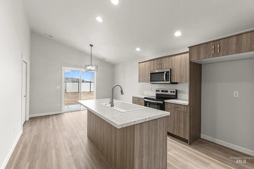 Building Photo - 2331 W Trout Lily St