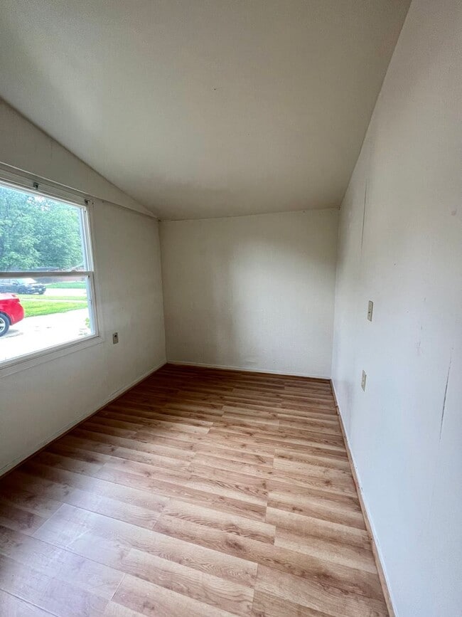 Building Photo - 7900 Cadet Rd