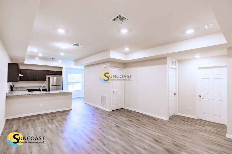 Building Photo - 12225 Tetzel Ave