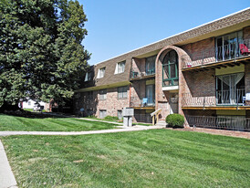 Building Photo - Century House Apts.