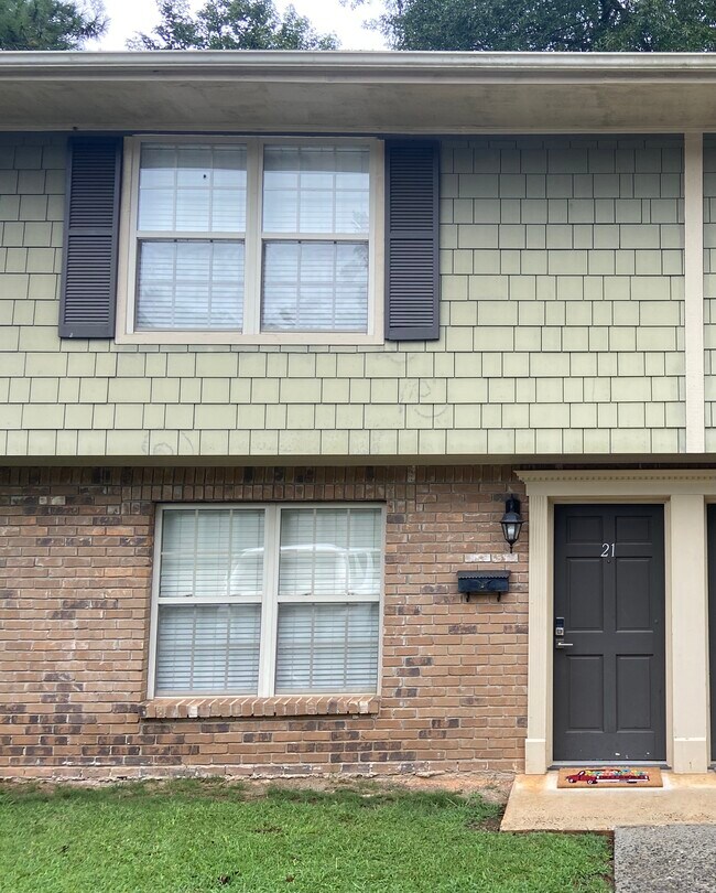 Exterior - 21 Villa Ct SE