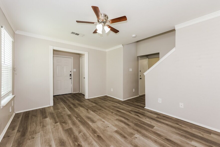 Building Photo - 1016 Matamoros Plaza