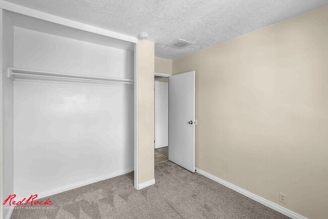 Building Photo - 1190 Pinecone Dr