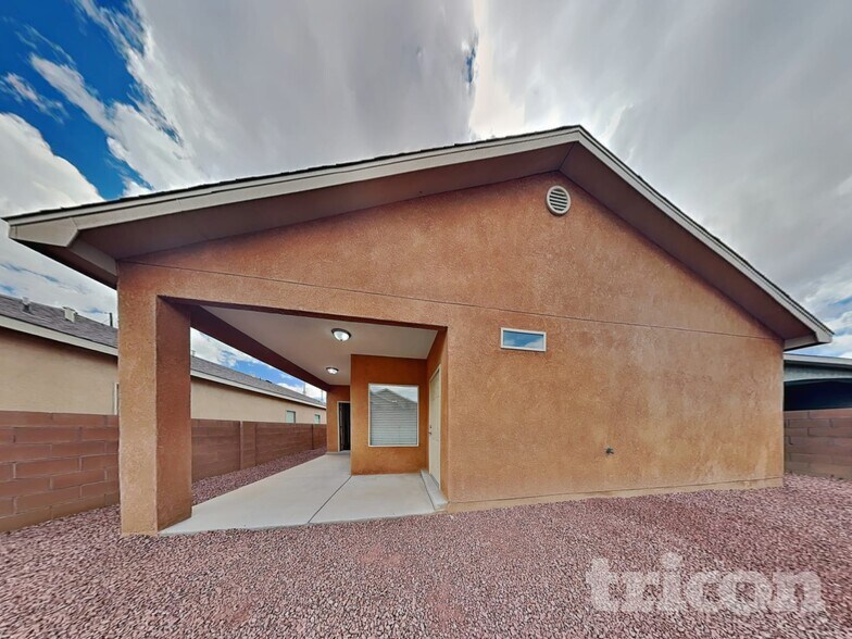 Building Photo - 981 Firewheel Ave SW