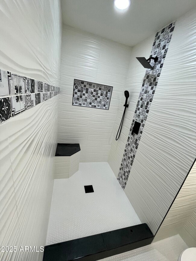 Building Photo - 2529 N Miller Rd