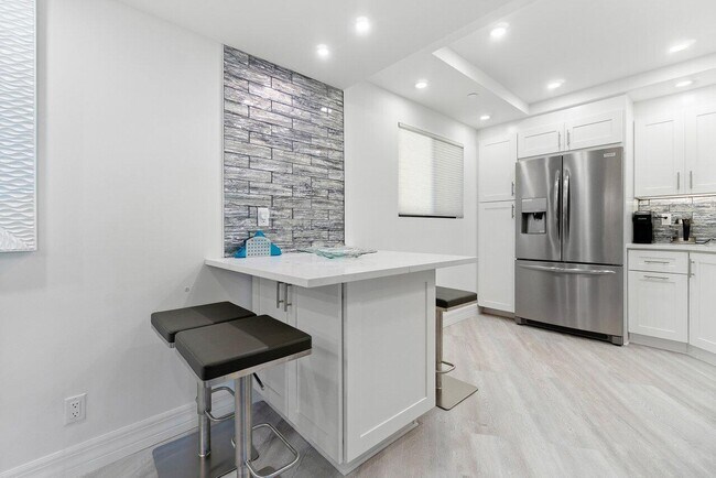 Building Photo - 200 Ocean Trail Way