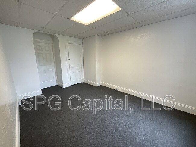 Building Photo - 281 W Jackson St