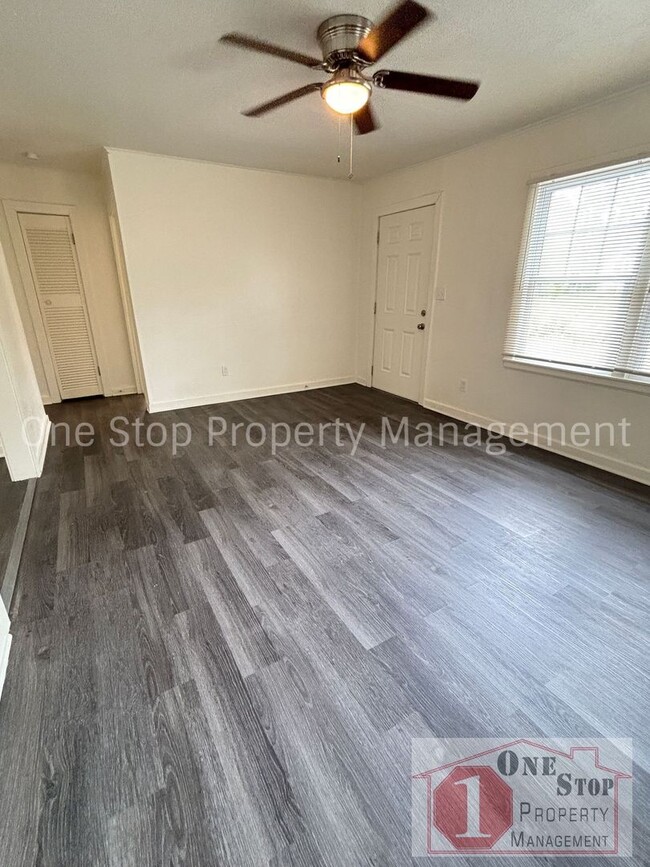 Building Photo - Beautiful 3 Bedroom 1 Bathroom in Kansas City