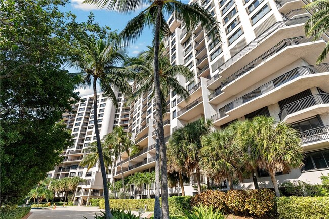 Building Photo - 540 Brickell Key Dr