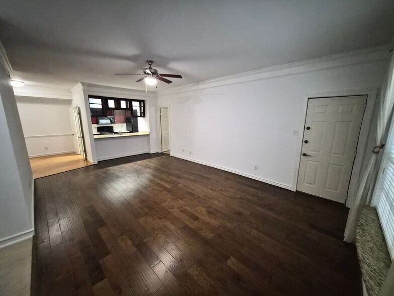 Building Photo - 2700 Revere St