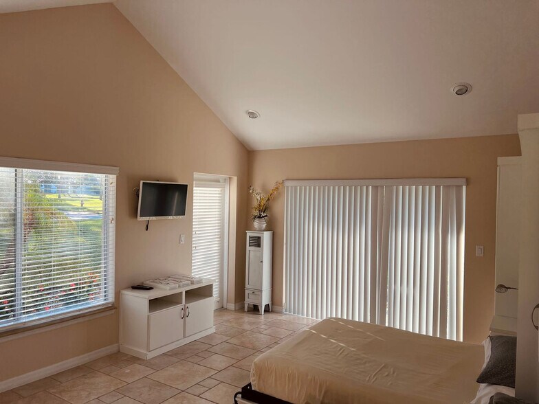 Building Photo - 12941 Bellerive Dr