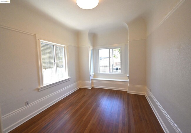 Building Photo - 685 37th St