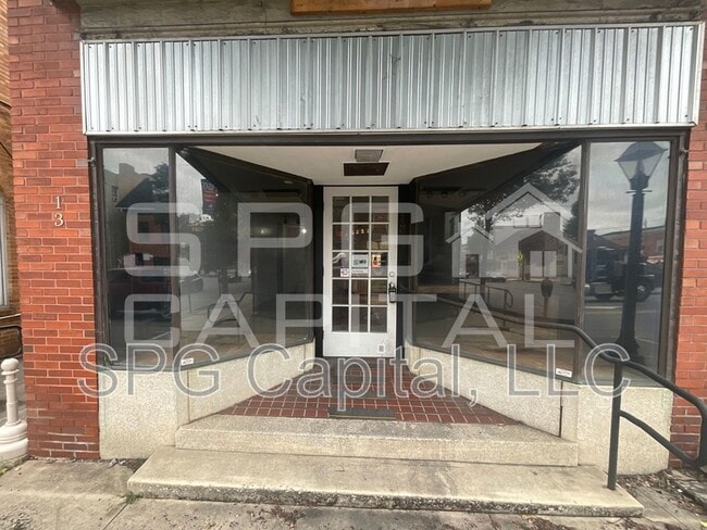 Primary Photo - 13 W King St