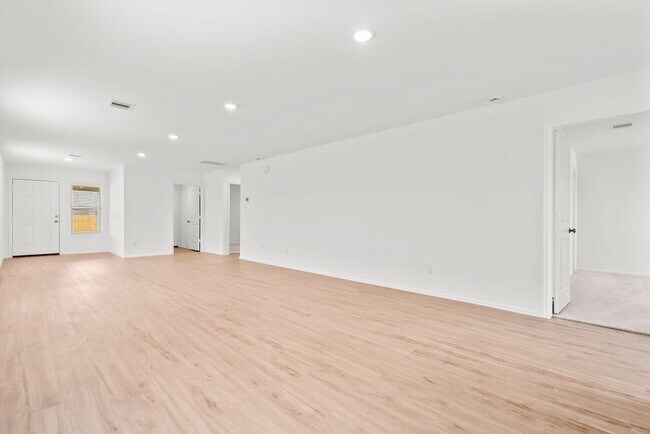 Building Photo - 7507 Birch Harvest Dr
