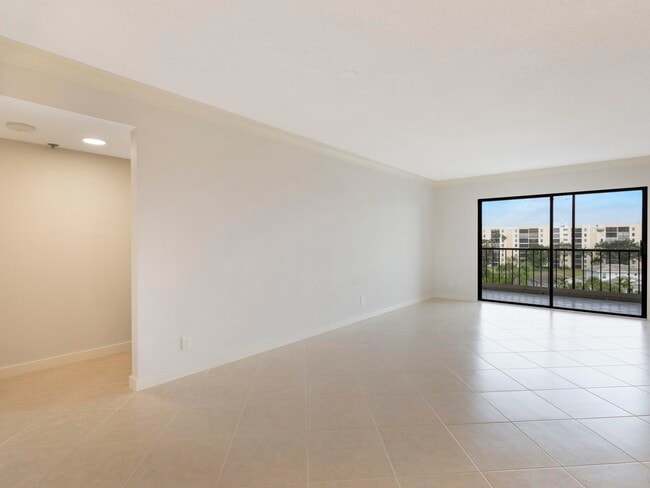 Building Photo - 7380 S Oriole Blvd