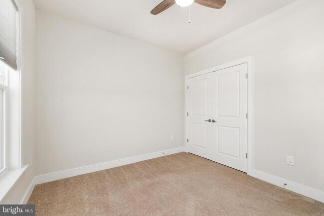Building Photo - 1743 Riverbluff Ave