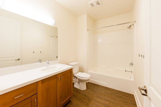 Interior Photo - Roundhouse Place