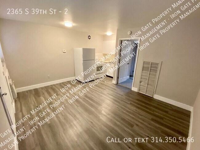 Primary Photo - 2365 S 39th St
