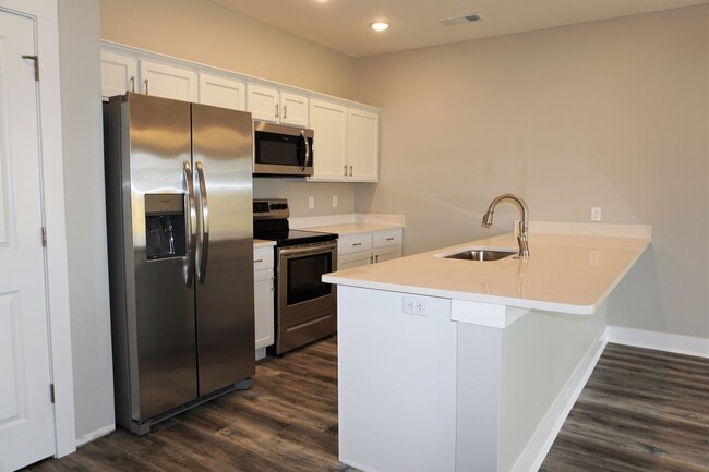 Building Photo - 3 Bedroom, 2 Bath Home in Valley View- PRE...