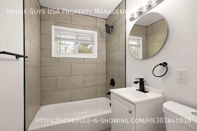 Building Photo - 10716 Ewing Ave