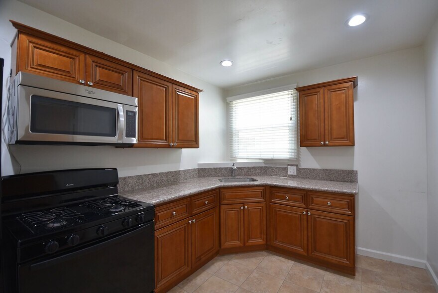 Building Photo - 5656 Whitsett Ave